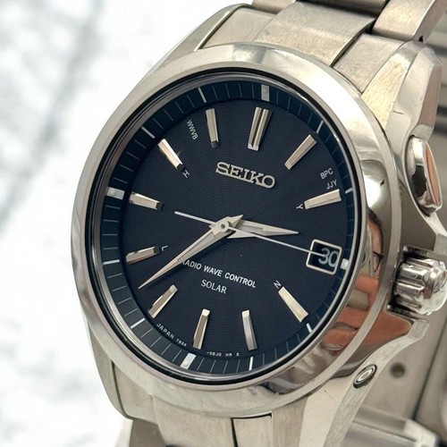 Montre solaire radiocommandée