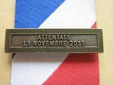 Agrafe  ATTENTATS 13 NOVEMBRE 2015  Bronze  Médaille de la Sécurité Intérieure 