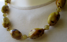 Beau unique collier de perles en résine jaune tigré marron bijou vintage 3377