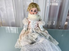 Ancienne poupée de collection