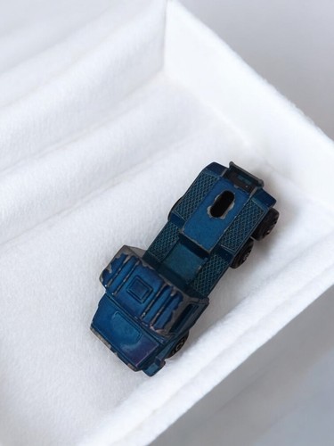 Camion miniature ancien bleu