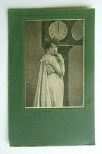 Ancienne Carte Postales  - Année 1900 - Femme devant Une Horloge