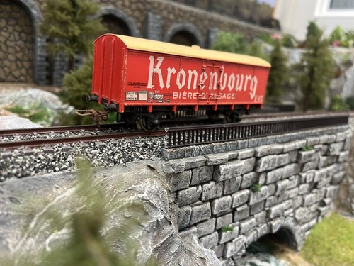 Wagon couvert kronenbourg