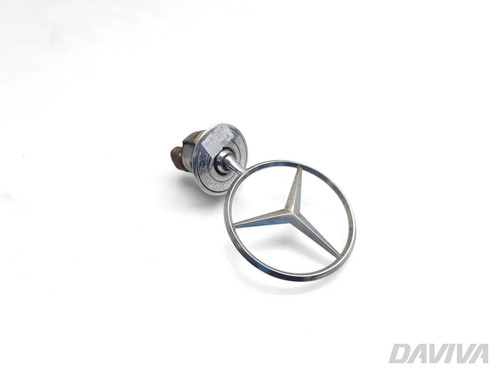 Mercedes benz class insigne - e-class,