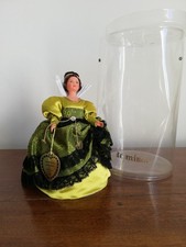 Poupée folklorique historique Gabrielle d’Estrées Le Minor étiquette boite doll