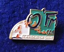 RARE PINS RADIO O'FM LA RADIO SUR SEINE 92.1 FM MÉDIA