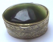 Boite à cachet pilulier accessoire vintage couleur or cabochon pierre verte 3284