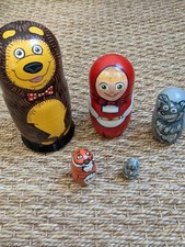 Poupée russe " Masha on the Bear Michka " gigogne matryoshkas nesting doll set