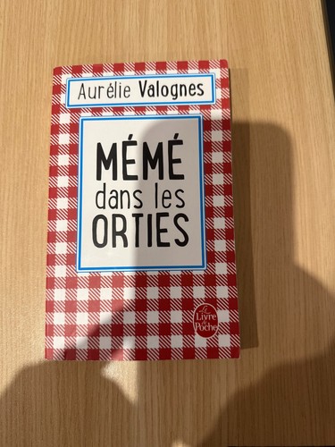 Mémé dans les - , orties