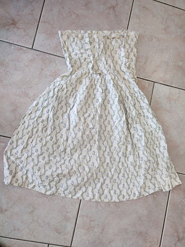 Vieille robe fleurs jeune - à,