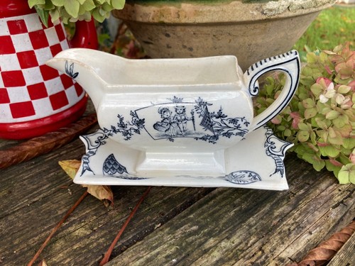 Jolie saucière ancienne
