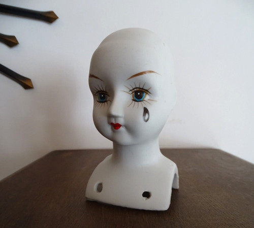 Tête poupée buste - /,