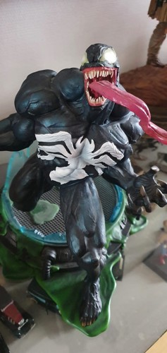 Venom diamond select marvel - venom,