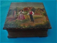 Ancienne boite en bois, décor polychrome, décor alsacien signé SOUVAL
