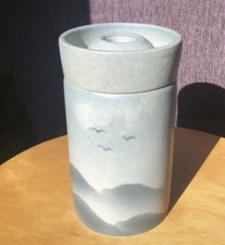 Vase rouleau et bougeoir empilables en porcelaine de Virebent