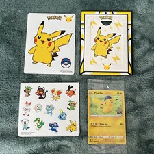PIKACHU HOLO 70PV 028/078- CARTE POKÉMON GO PROMO SCELLÉ + AUTOCOLLANTS + CADRE