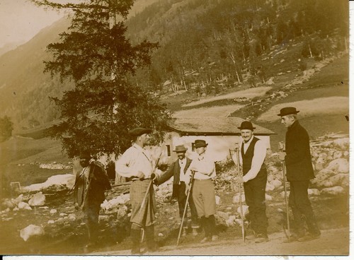Près chamonix 1895 guide - chamonix,