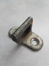 1G940 ancrage porte arrière