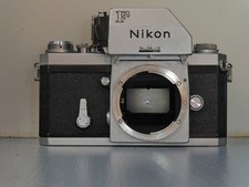Boitier NU Nikon F  avec viseur Photomic FTn  (sans optique)