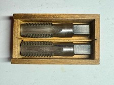 Jeu de 2 tarauds 1/2 Gaz, acier rapide, filets rectifiés.