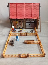 Lot playmobil Maison médiéval 3443 / Ferme 3555 ou 3556 - 2 perso + outils