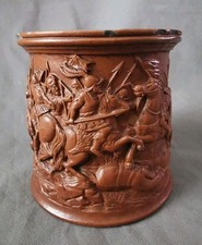 Pot à tabac en grès du Beauvaisis scène de bataille