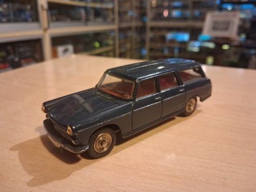 Peugeot 404 break bleue - bleue, dinky