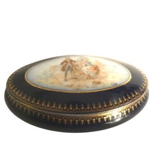 Bonbonnière en porcelaine de