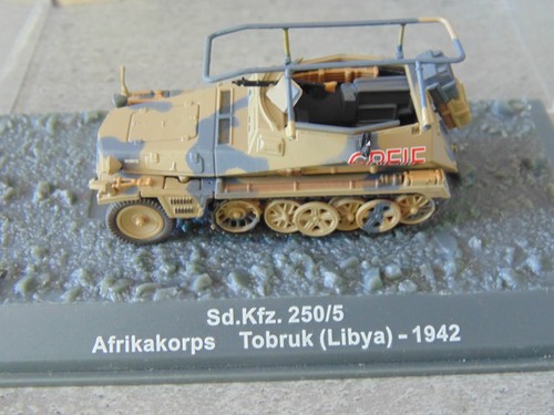 Vehicule miniature militaire