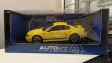 Miniature très Bon état AUTOart Ford Mustang Mach 1 Jaune Année 2004 au 1/18