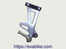 platine repose-pied arriere droite pour Triumph Sprint ST 900