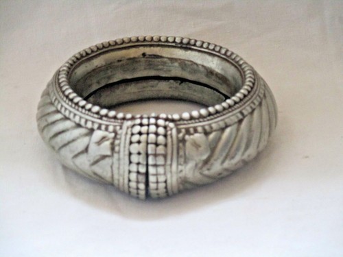 Ancien bracelet ethnique