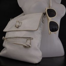 1 sac à main bandoulière SABRINA + 1 paire de lunettes BARBARA art-déco vintage