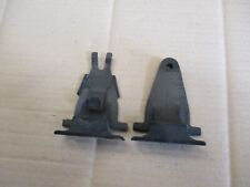 Pattes de fixation arrière de