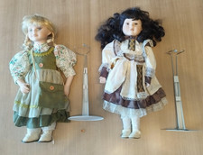 LOT 2 poupées collection