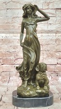Superbe Bronze Femme Déesse Sculpture Avec Chien Statue À Aldo Vitaleh Home Sale