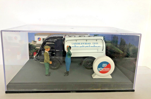 Diorama voiture renault - voiture, galion