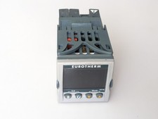 EUROTHERM 3216 Régulateur de