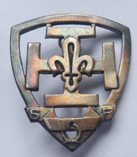 1940's FRENCH BOY SCOUT  HAT BADGE