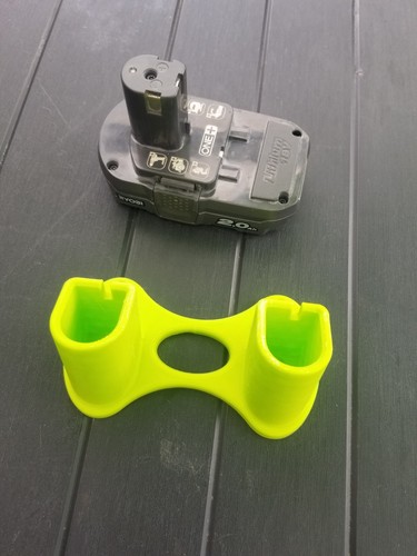Support double batterie pour