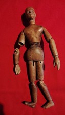 Ancien mannequin d’artiste en bois  sculpté .  A restaurer . H: 35 cm . 
