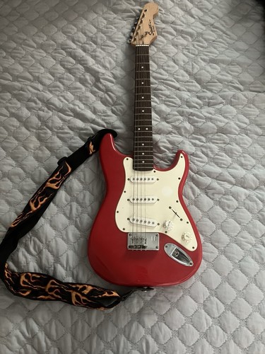 Squier mini red - red, solid