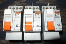 INTERRUPTEUR DIFFERENTIEL 2