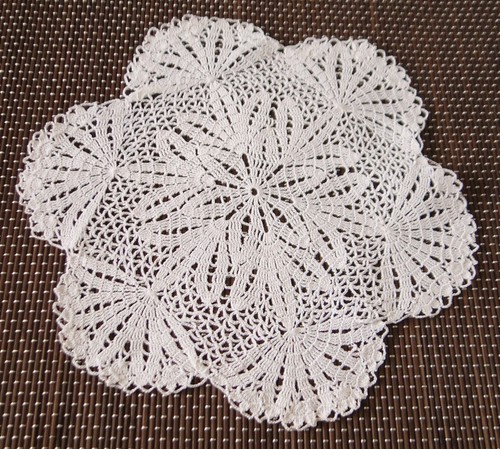 Napperon rond ancien - , coton