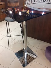 4 manges debouts plateau verre pied inox.