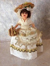 Petite POUPEE   folklorique régionale ancienne  MENTON