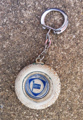 Porte clé vintage ancien - , pub