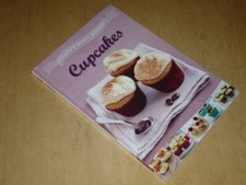 COLLECTION PATISSERIE ET DESSERTS GOURMANDS VOL.13 / CUPCAKES, FEMME ACTUELLE et
