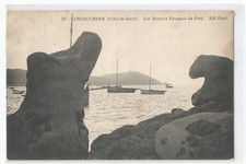 22 TREBEURDEN , LES ROCHERS ETRANGES DU PORT