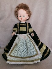 Poupée ancienne folklorique en costume breton